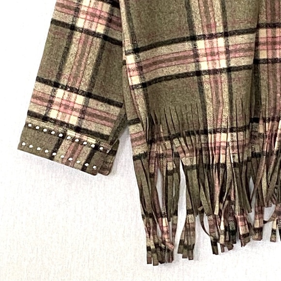 Zara Plaid Flannel Oversized Shacket with Fringe Hem and Studded Detailing - Picture 6 of 13
